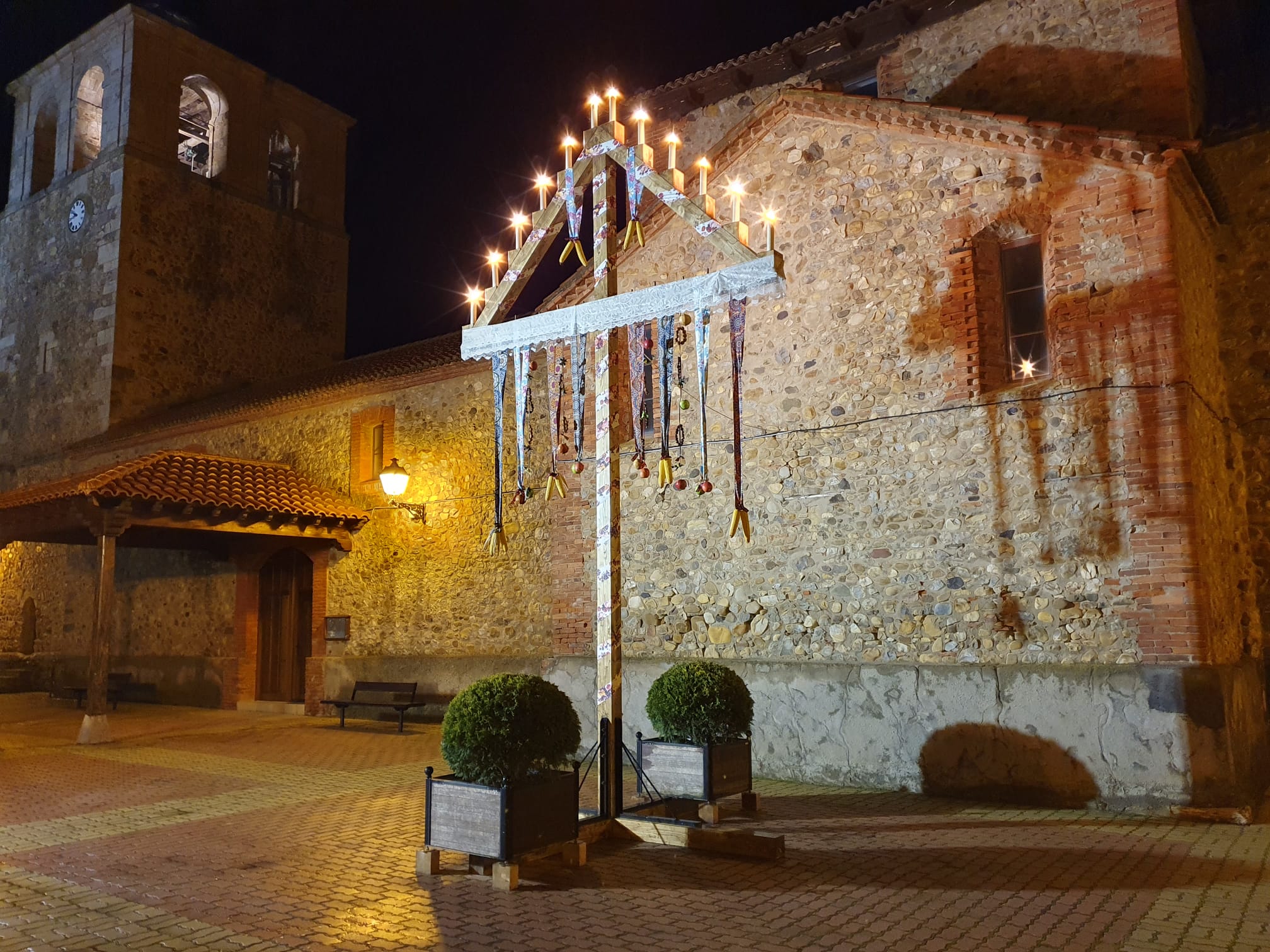 Uno de los ramos más vistosos de la provincia por su dimensiones, decoración y colorido 