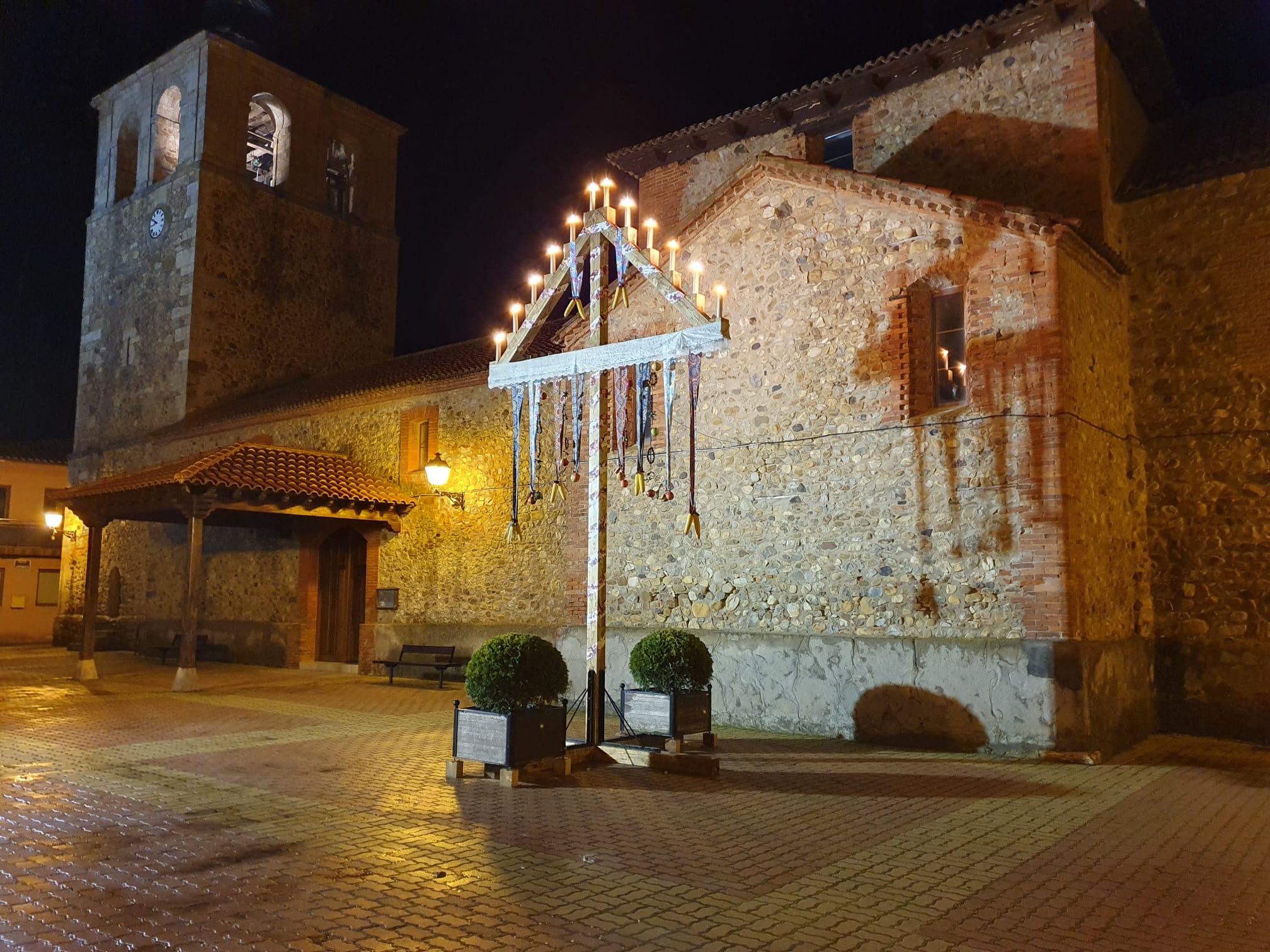 Uno de los ramos más vistosos de la provincia por su dimensiones, decoración y colorido 