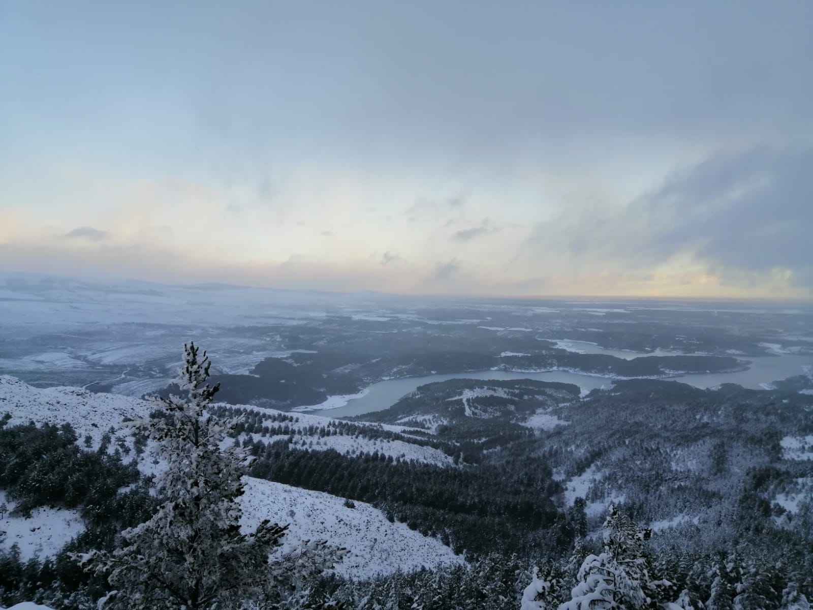 La provincia ya está teñidas de blanco dejando unos bonitos paisajes. 