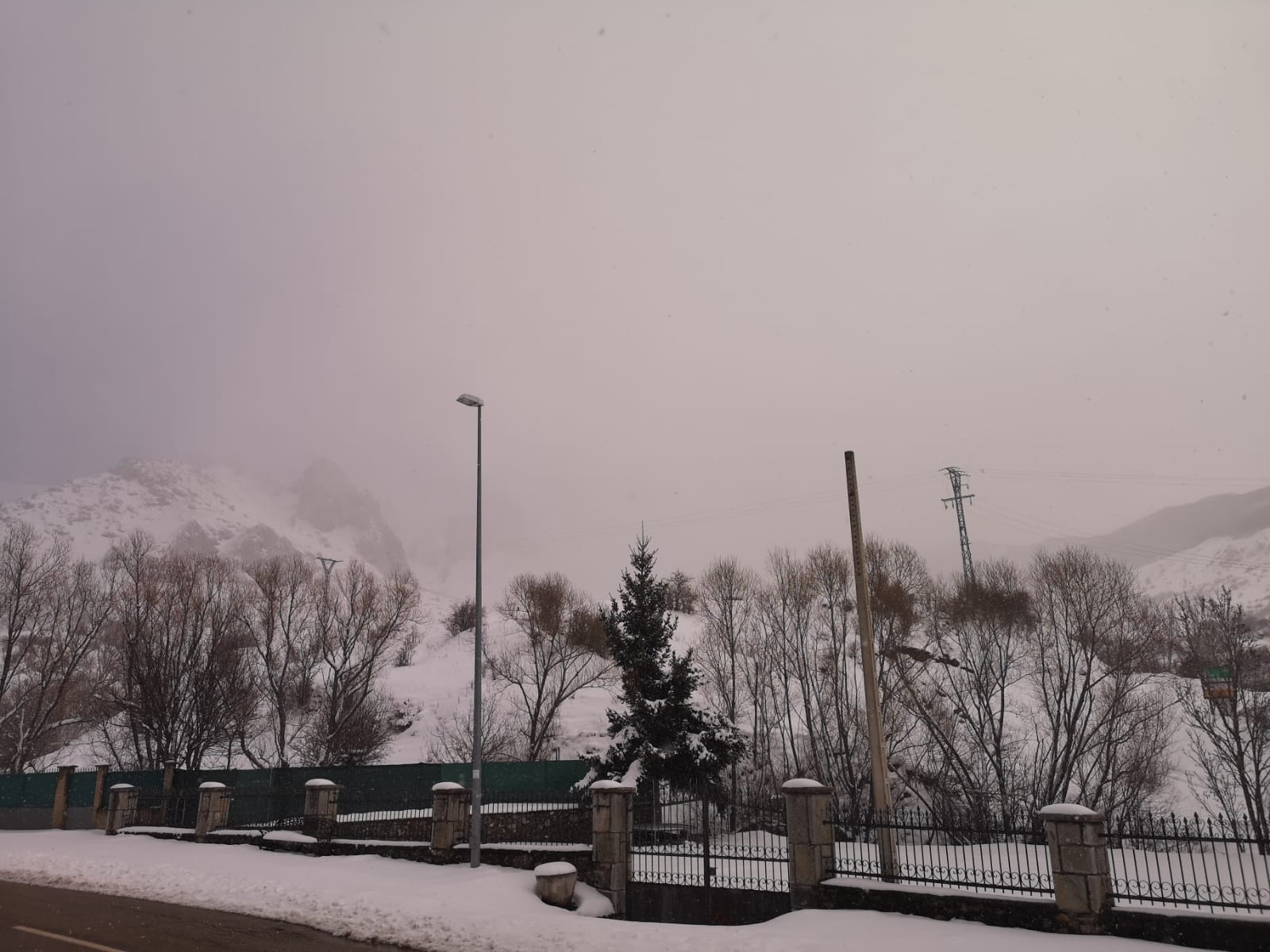 La provincia ya está teñidas de blanco dejando unos bonitos paisajes. 