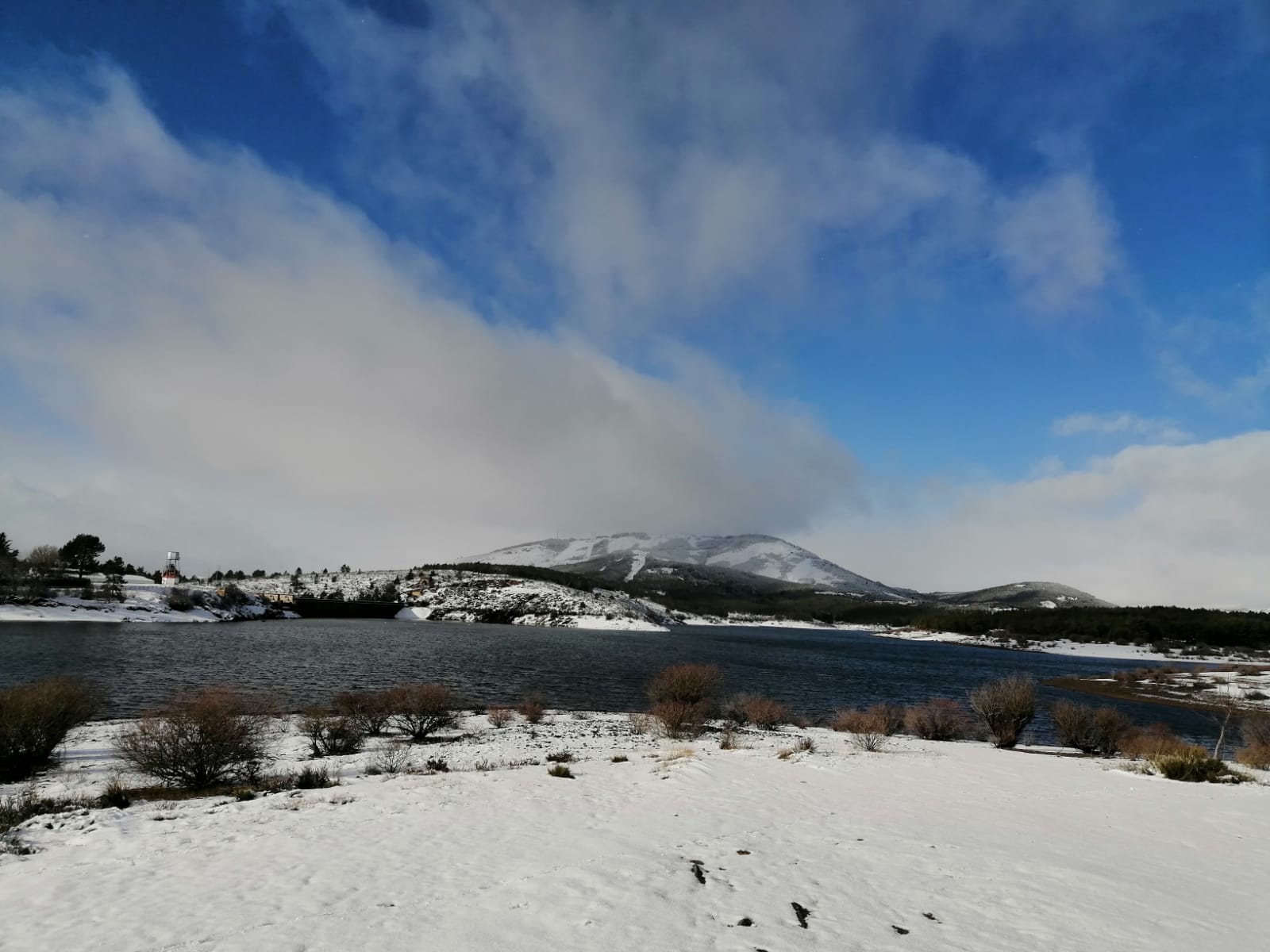 La provincia ya está teñidas de blanco dejando unos bonitos paisajes. 