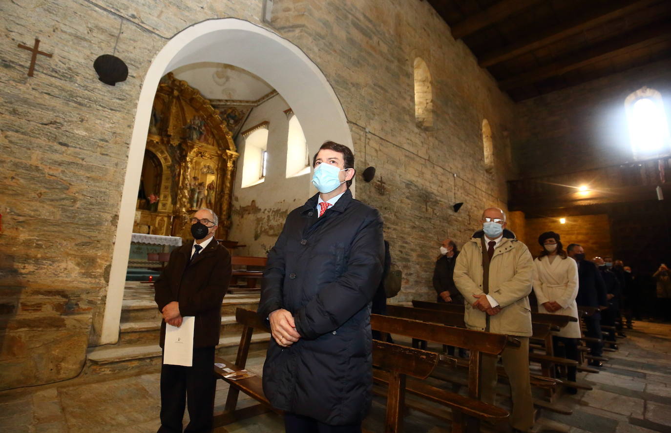 La localidad leonesa recibió la visita de las autoridades eclesiásticas y políticas para este acto simbólico.