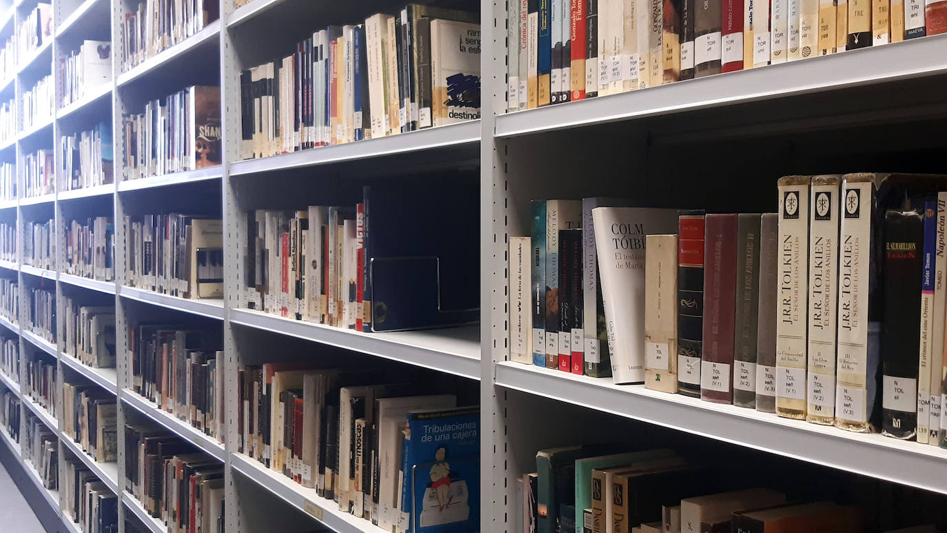 En este espacio se almacena todo tipo de volúmenes informativos para consultas.