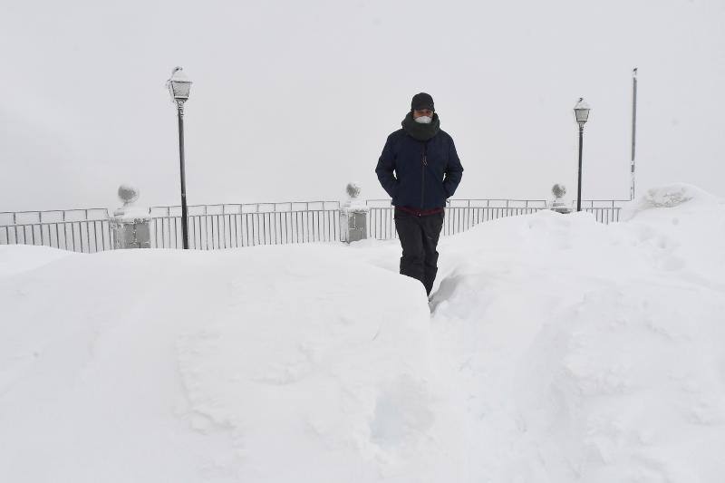 La zona norte, colapsada y las carreteras llenas de nieve y hielo.