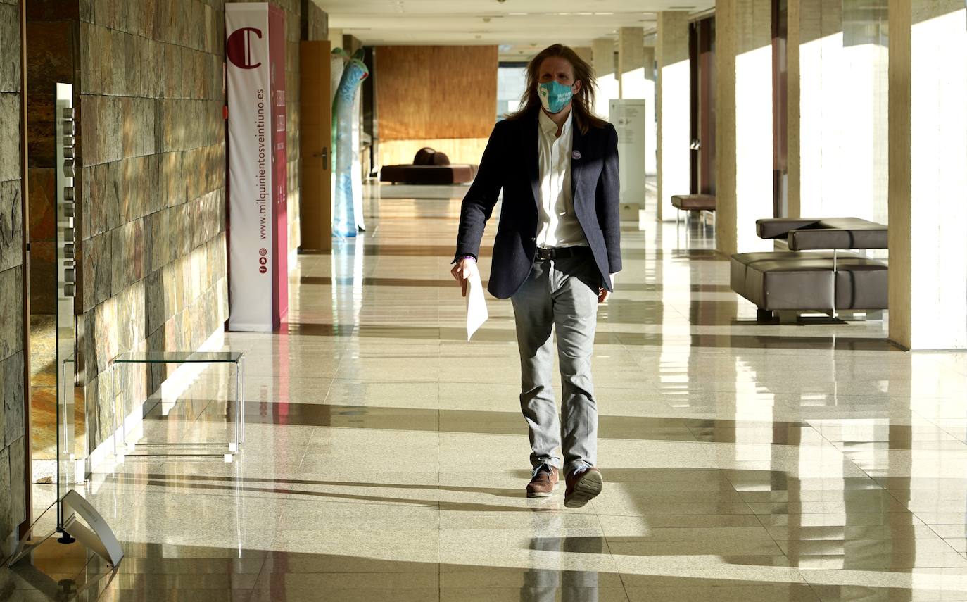 El portavoz del Grupo Mixto y procurador de Podemos, Pablo Fernández. 