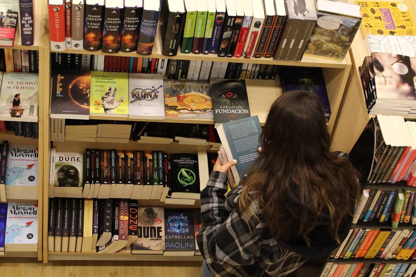 Los libros se consolidan como una de las opciones preferidas para los regalos de Navidad en una campaña «bastante buena dadas las circunstancias»