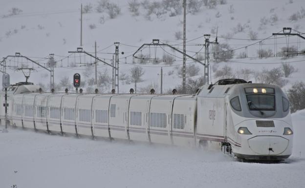 Renfe suspende este sábado todos los servicios entre Castilla y León y Madrid