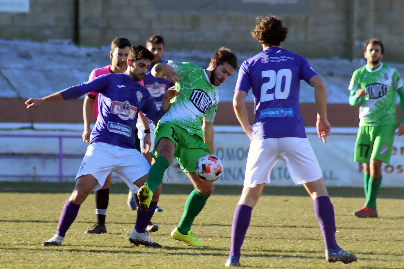 Fotos: Las imágenes del triunfo de La Bañeza ante el Becerril