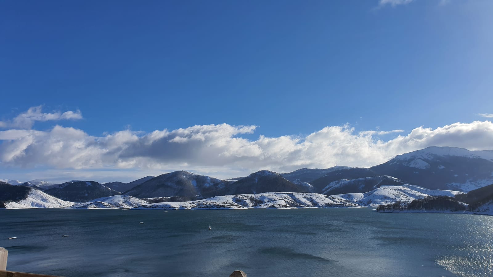 Espectaculares imágenes de Riaño cubierto por la nieve.