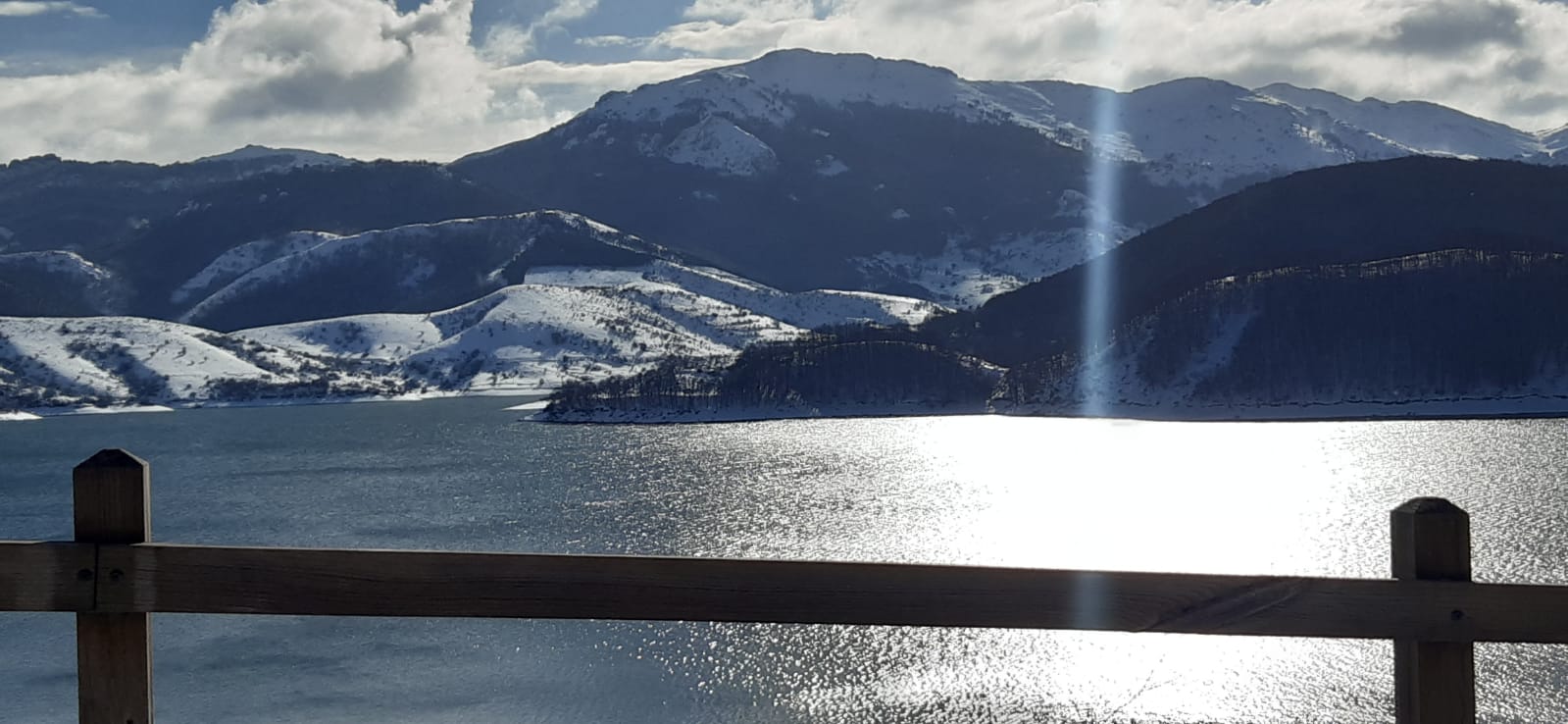 Espectaculares imágenes de Riaño cubierto por la nieve.