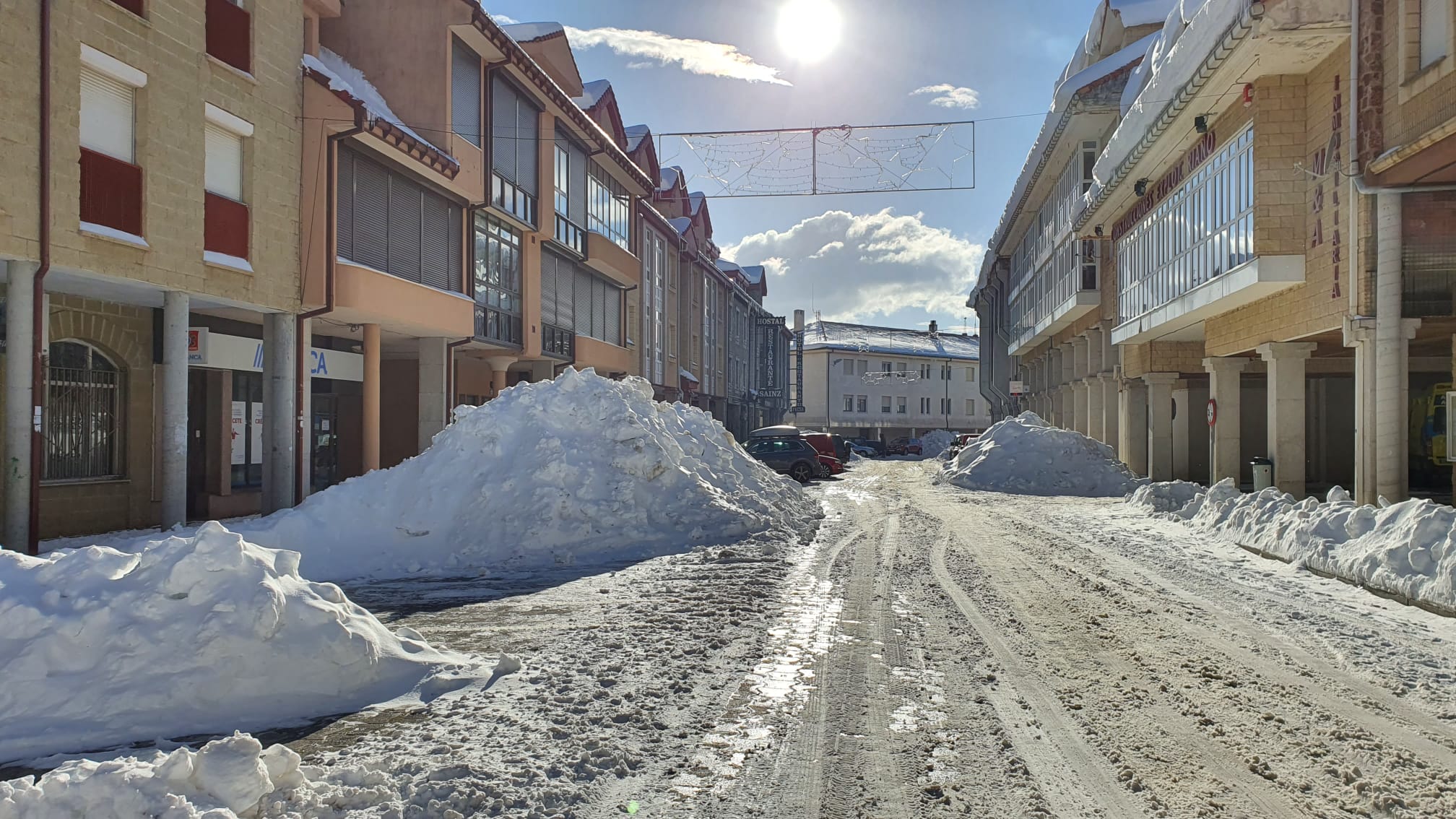 Espectaculares imágenes de Riaño cubierto por la nieve.