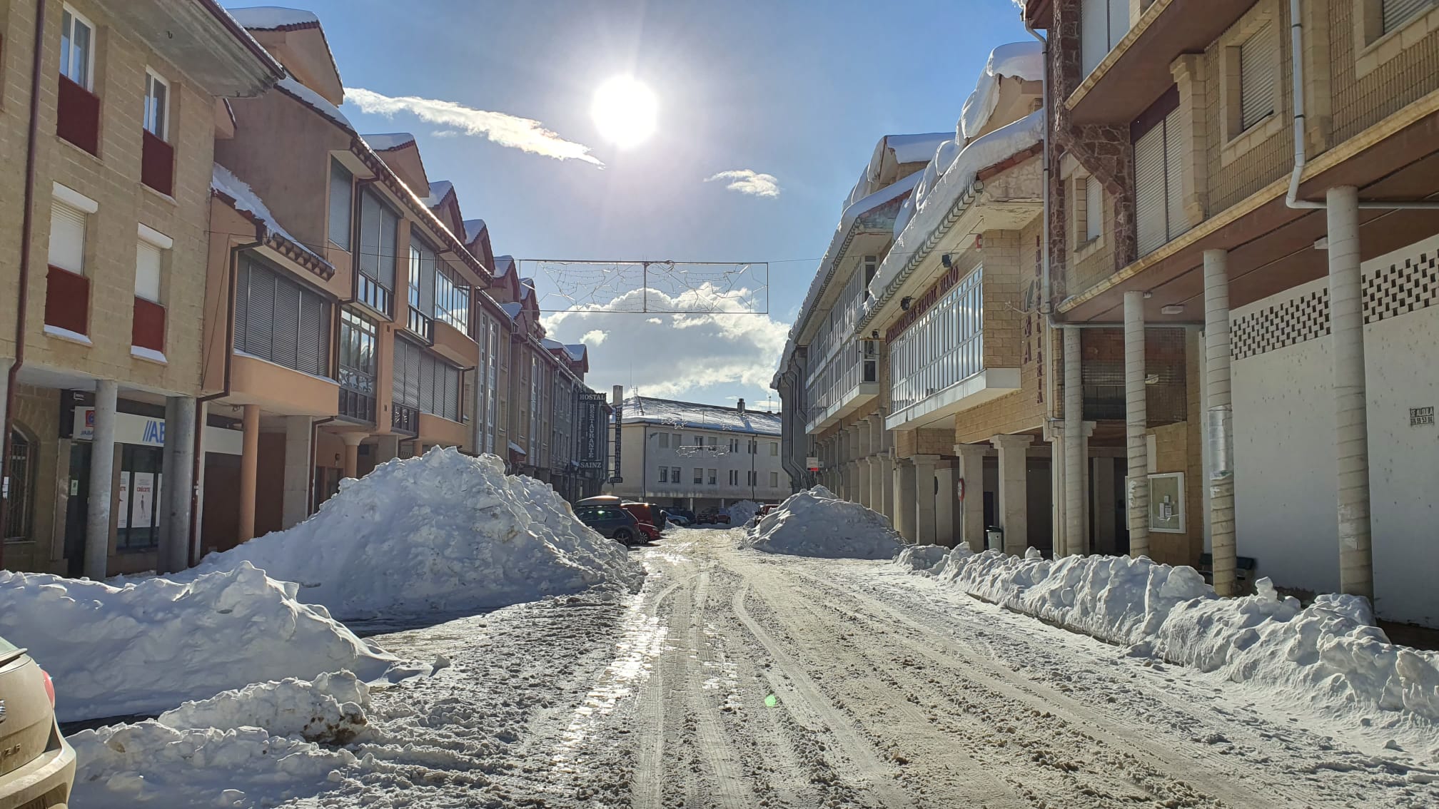 Espectaculares imágenes de Riaño cubierto por la nieve.