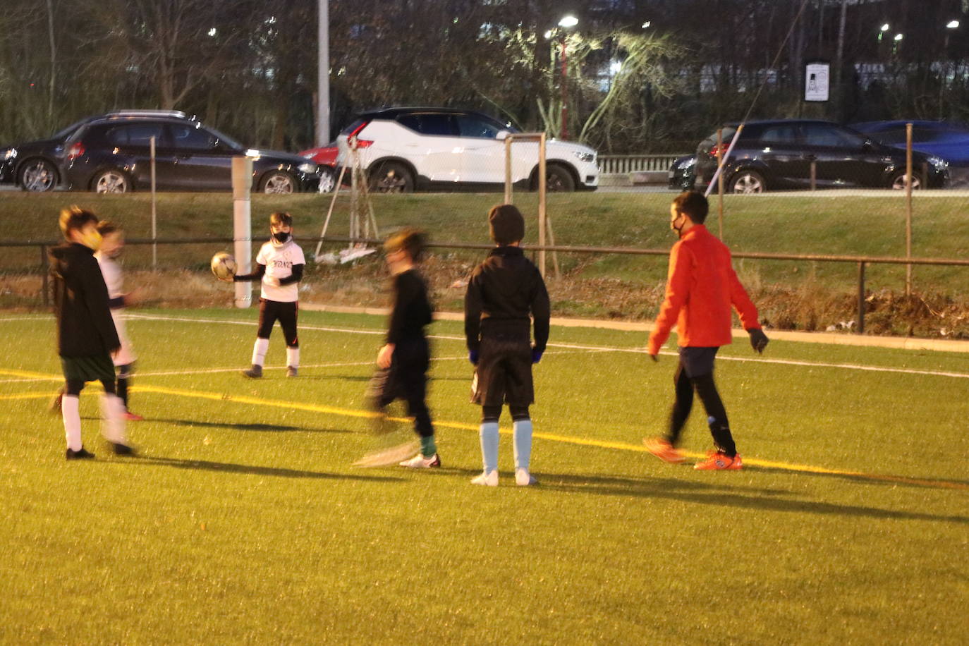 Los niños y niñas federadas de las categorías inferiores regresan a los entrenamientos en León.