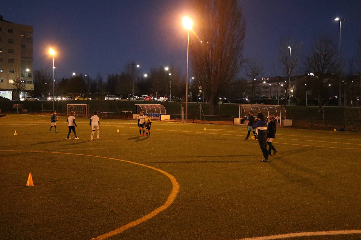 Los niños y niñas federadas de las categorías inferiores regresan a los entrenamientos en León.