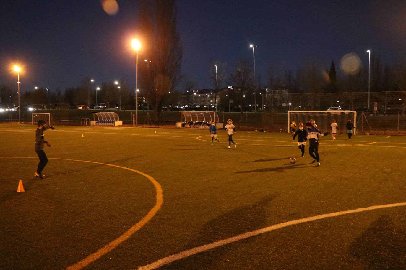 Los niños y niñas federadas de las categorías inferiores regresan a los entrenamientos en León.