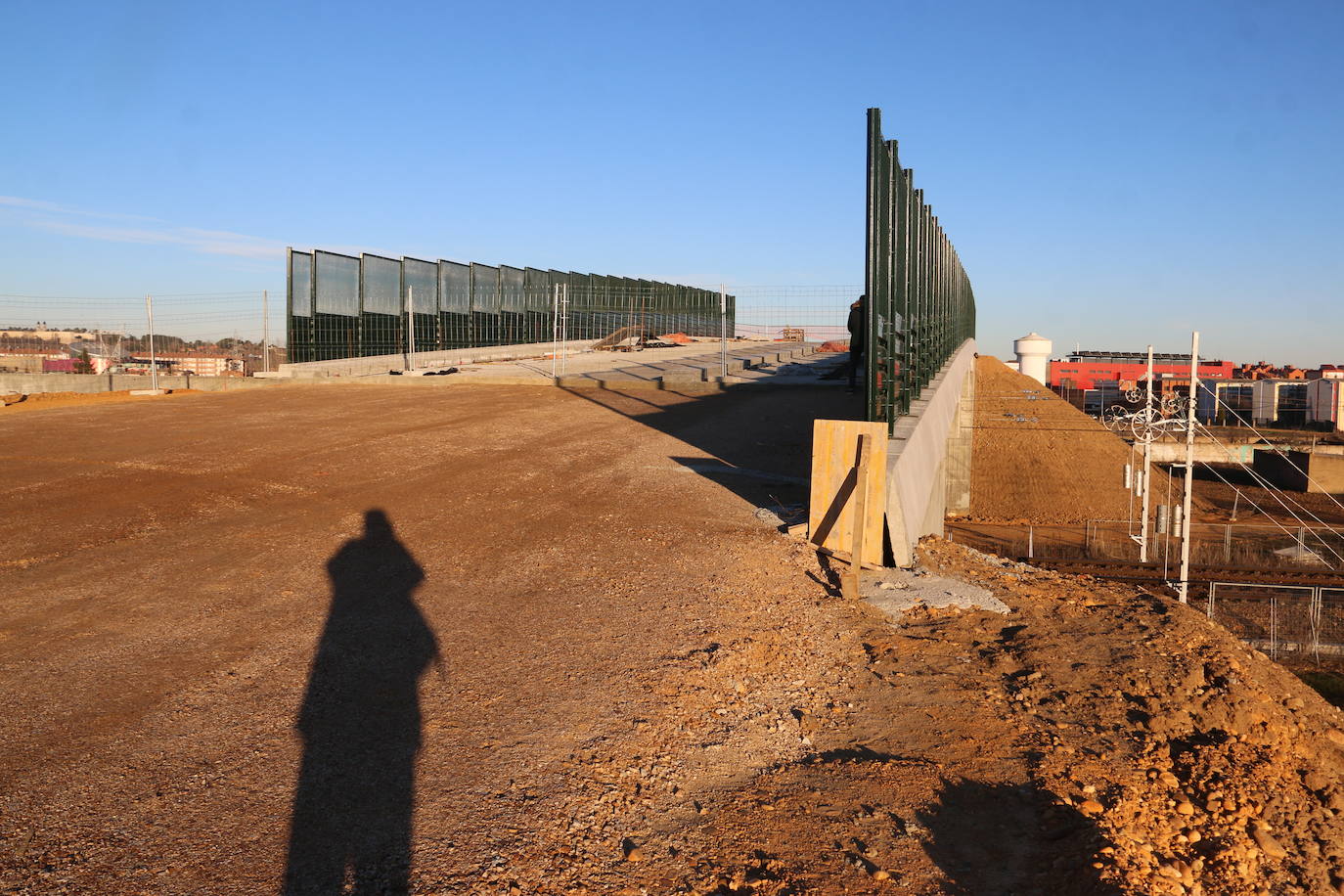 Vista del paso en obras. 