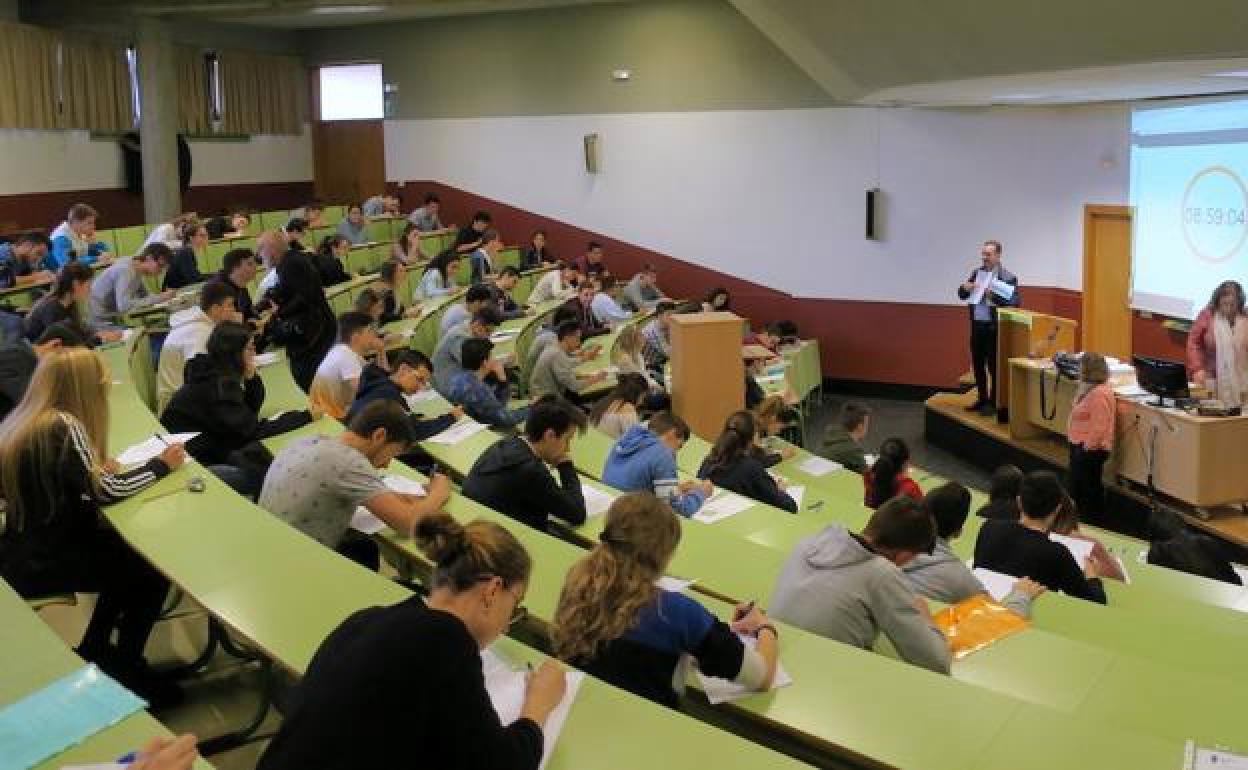 Un examen en la ULE.