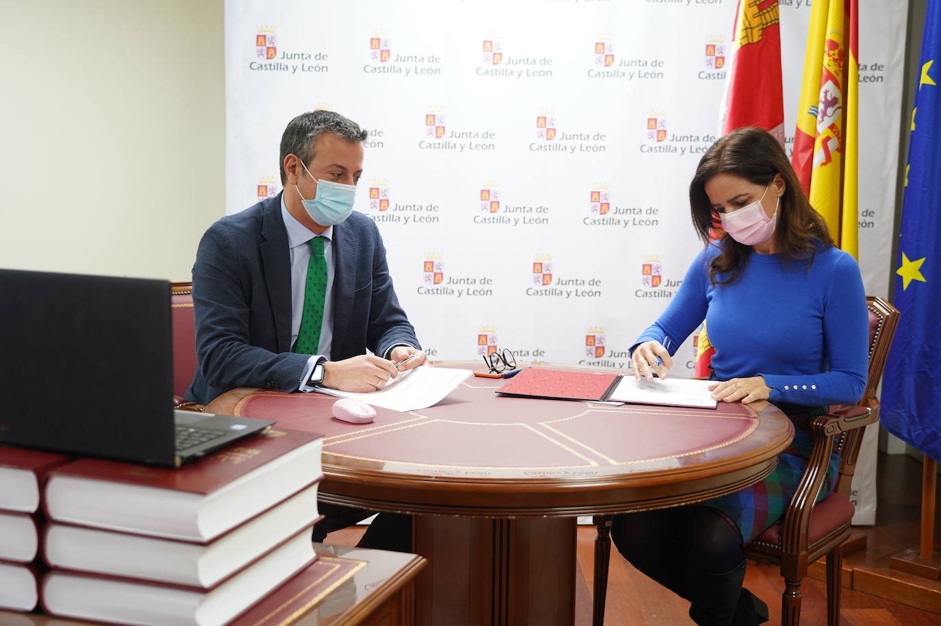 Fotos: Convenio entre la Junta y los centros especiales de empleo e inserción