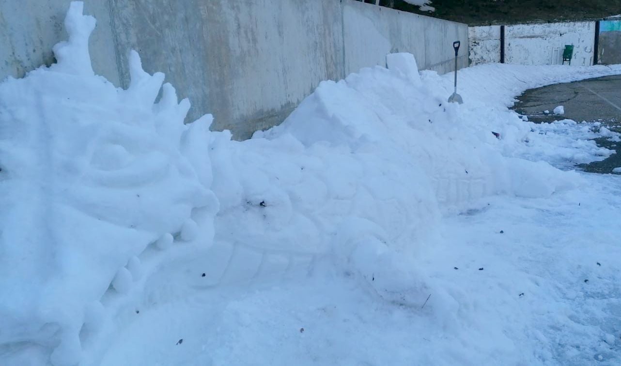 Fotos: Esculturas de nieve en Ciñera