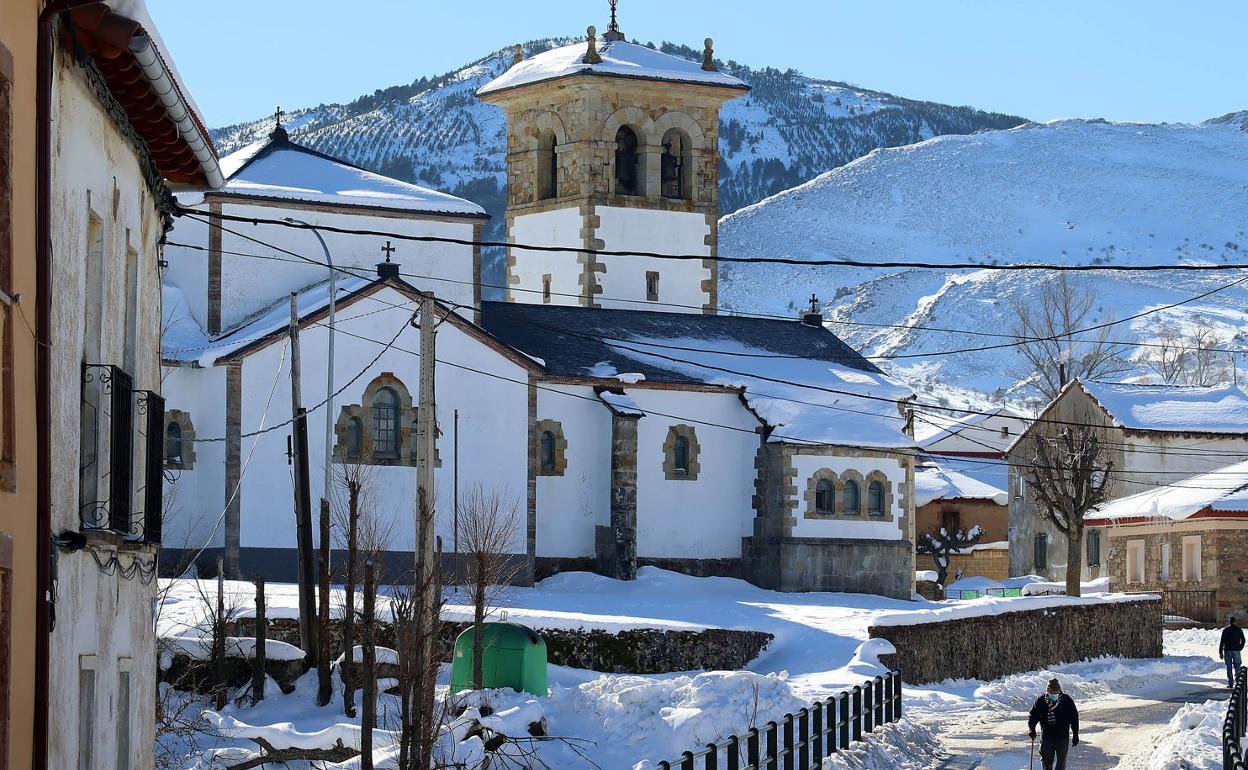 Las bajas temperaturas mantienen espesores de más de un metro de nieve en Rodiezmo