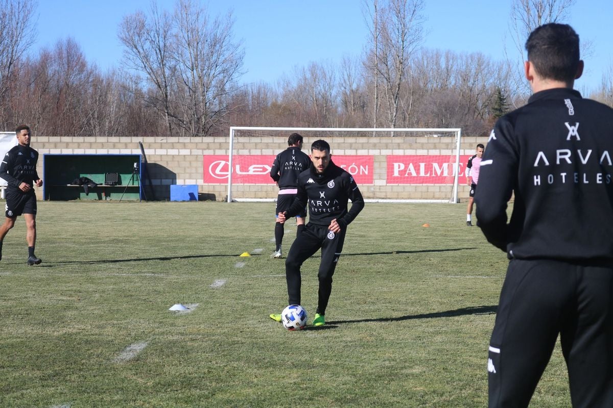 Los jugadores de la cultural durante un entrenamiento.