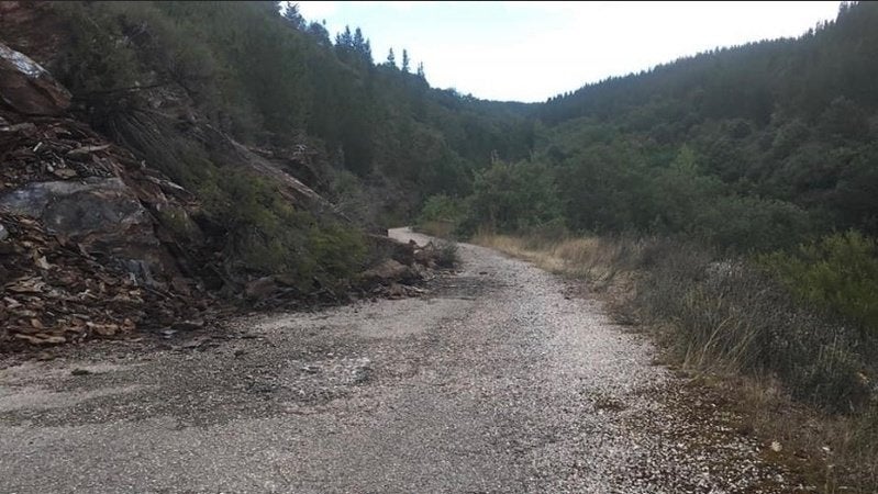 Estado actual de la carrtera entre Santa Marina del Sil y Congosto.