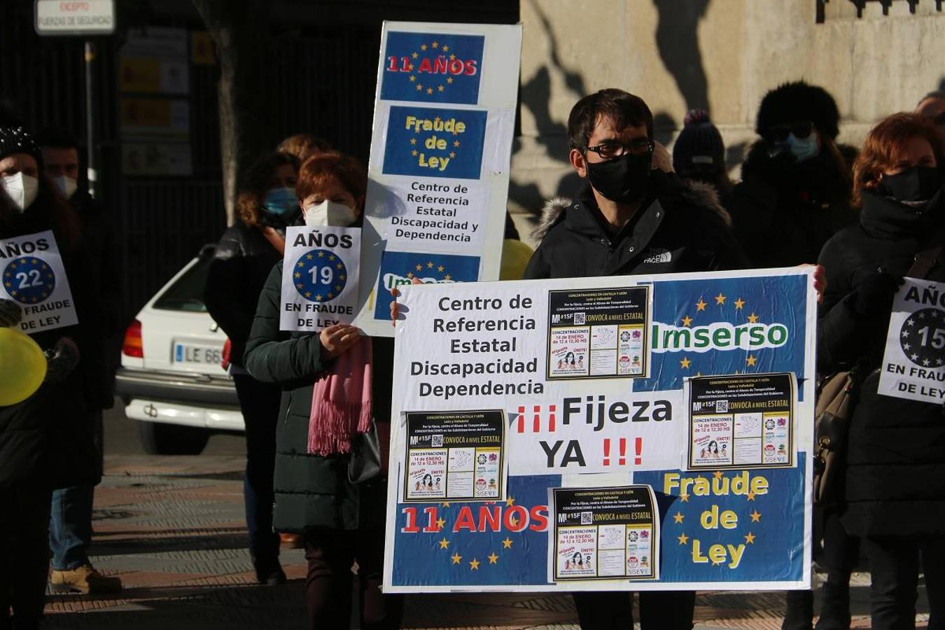 Los trabajadores interinos exigen el cese del abuso de la temporalidad en León.