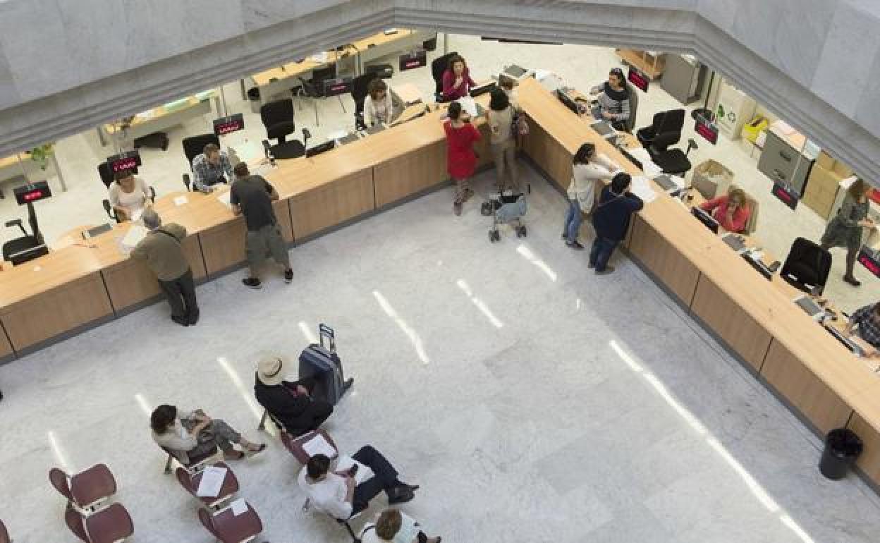 Prevén la vacunación frente a la covid-19 del 67% de los funcionarios en el primer semestre del año