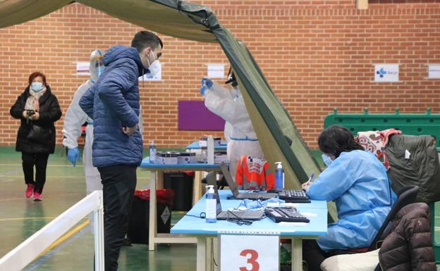 Un 2% de las pruebas realizadas en Valencia a más de 3.600 leoneses son positivas en la covid-19