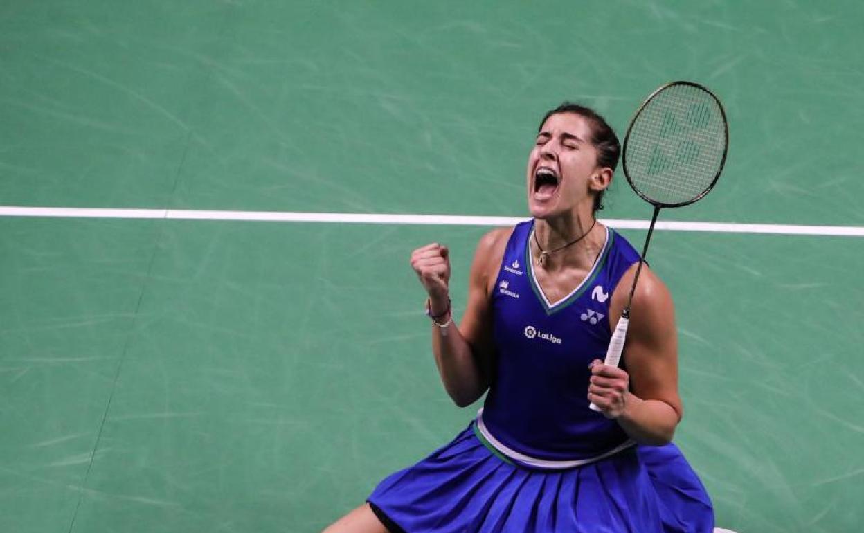 Carolina Martín celebra su segundo título consecutivo en Tailandia. 