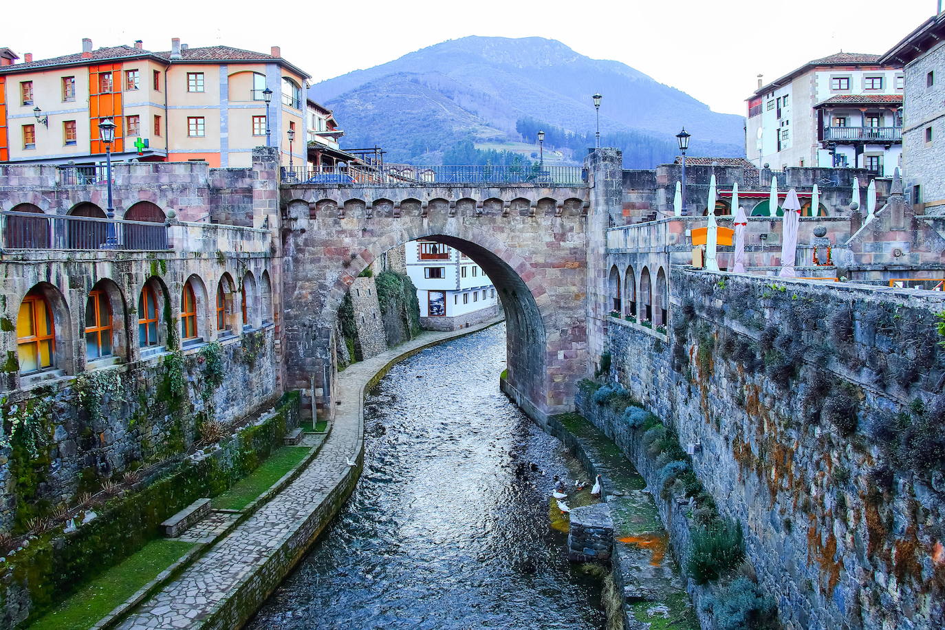 Puente de San Cayetano (Potes, Cantabria)