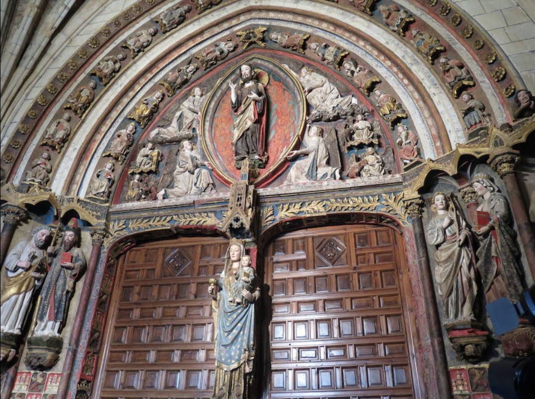 Imagen - Pórtico de la Virgen del Dado en la cara Norte de la Catedral de León.