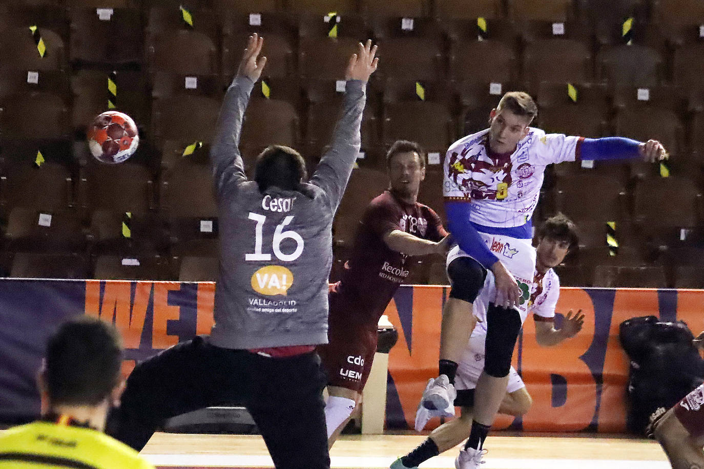 El conjunto leonés ultima su puesto a punto para iniciar la segunda vuelta de la competición.