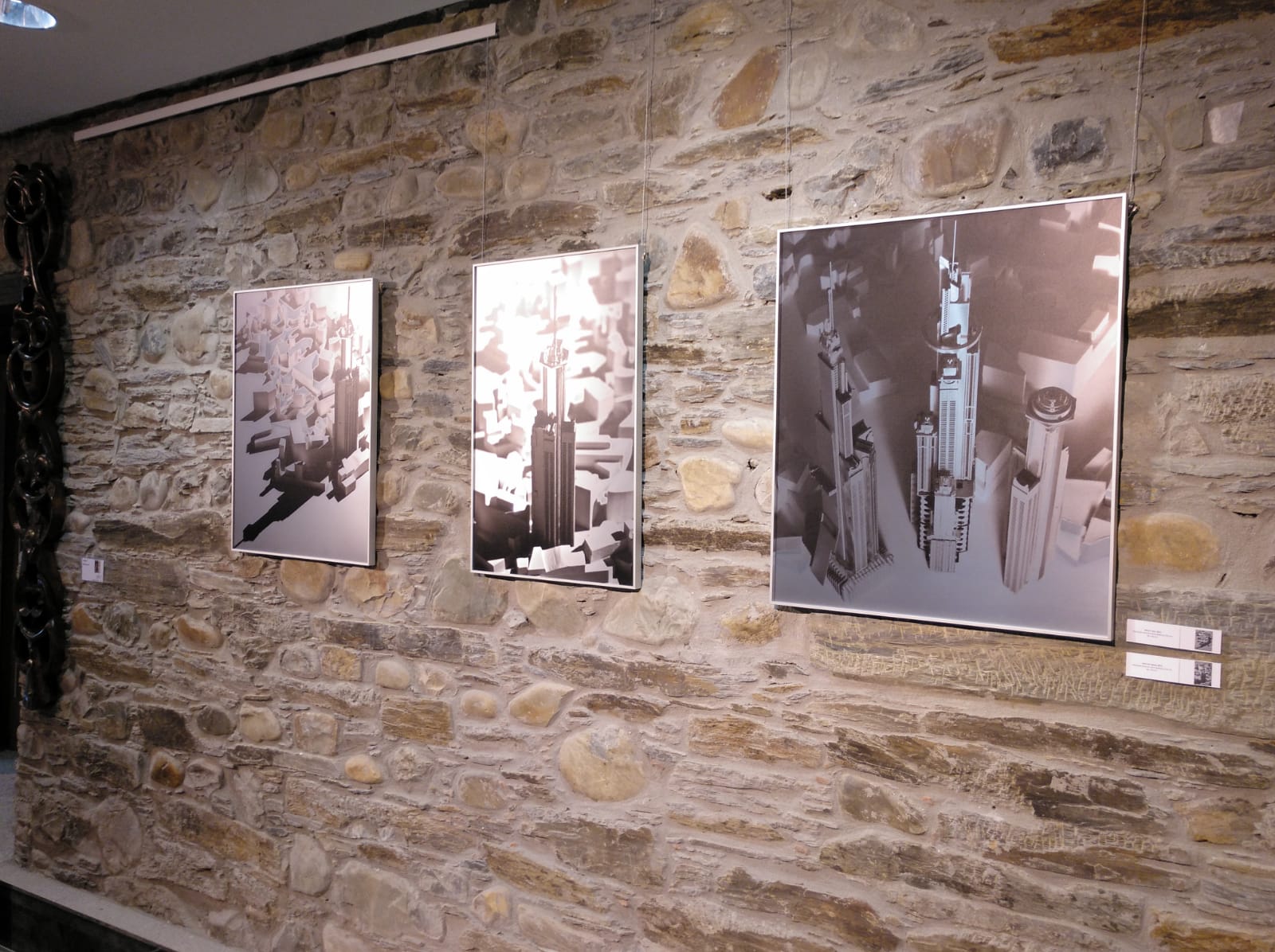 Maqueta elaborada con materiales industriales reciclados