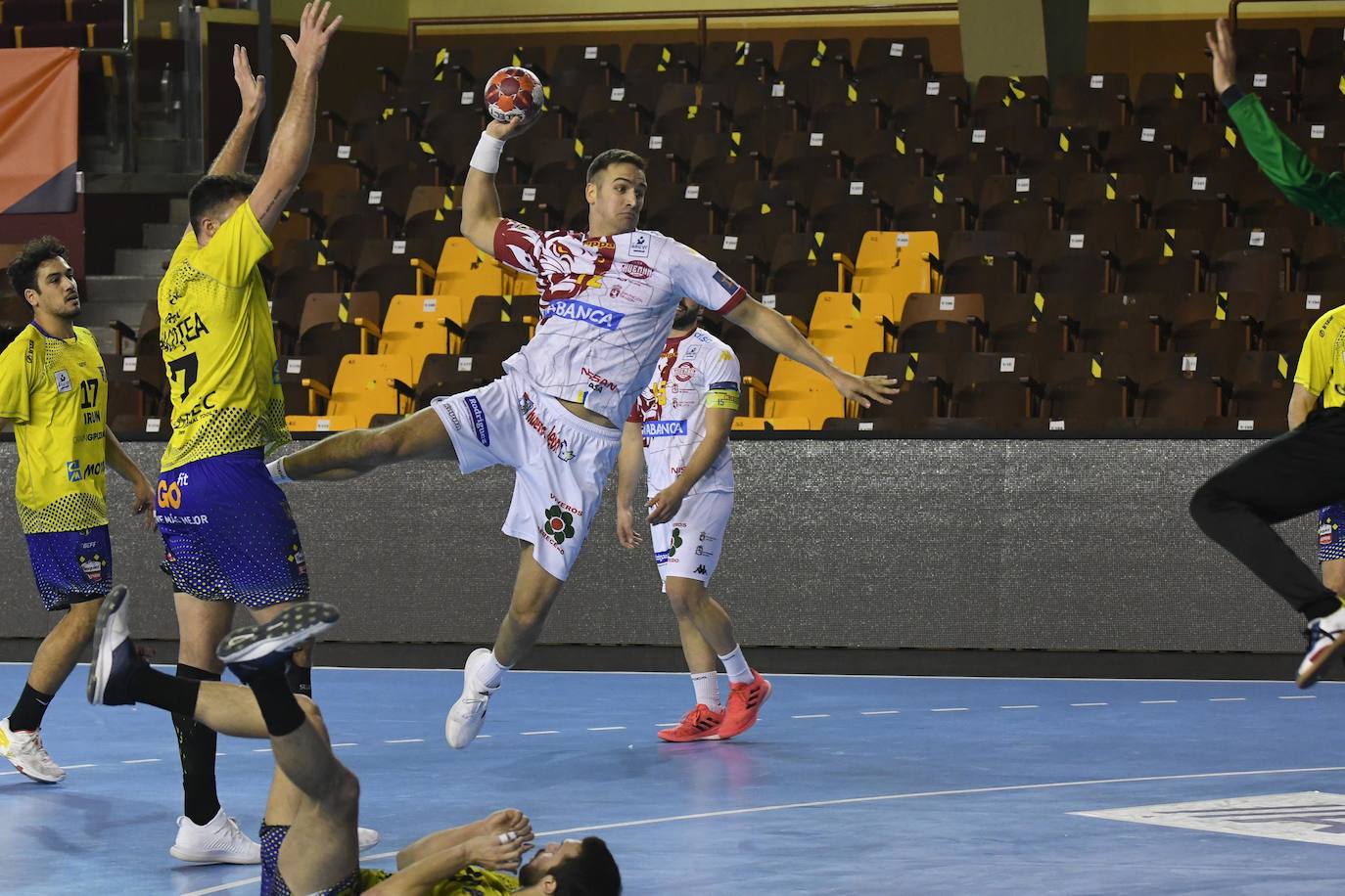 Fotos: Las imágenes del Abanca Ademar-Bidasoa