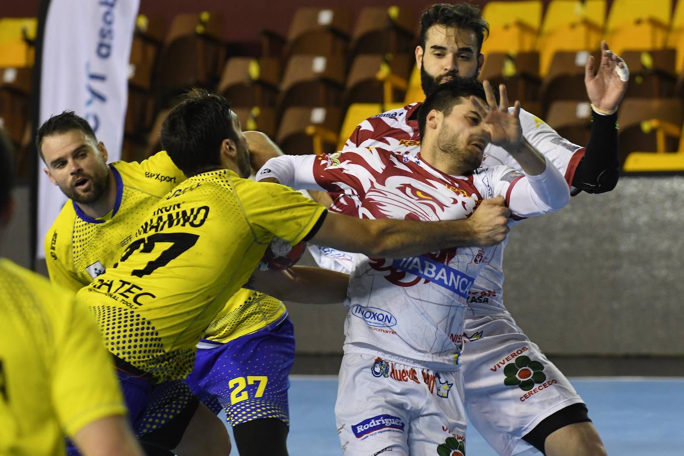 Fotos: Las imágenes del Abanca Ademar-Bidasoa