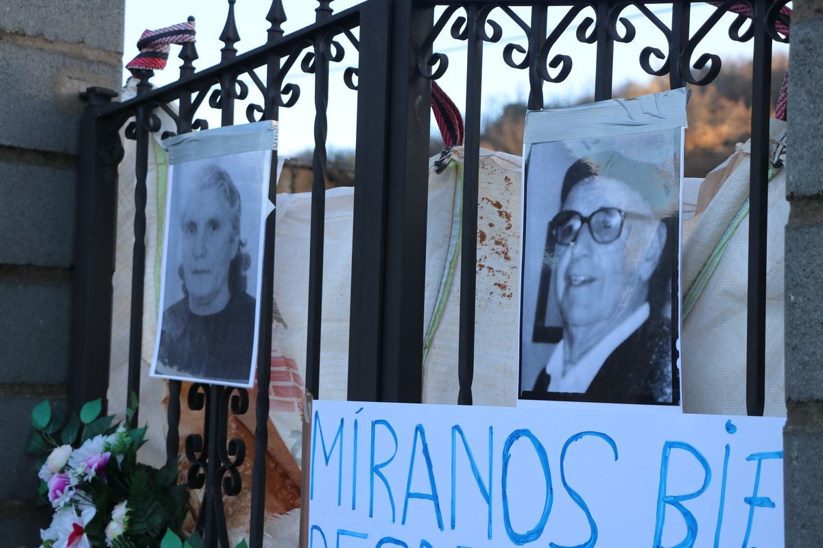 Garrafe de Torío vive un triste momento en la ejecución de una sentencia sobre un cementerio.