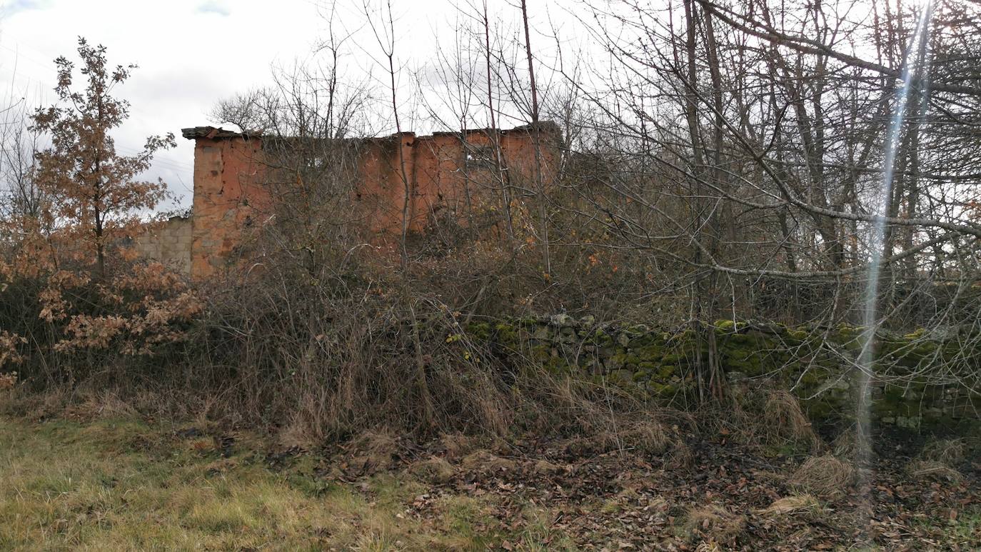 El Val de San Lorenzo, localidad en la que se ubica el molino del Junquillo, se ha propuesto reunir los 30.000 euros que cuesta su rehabilitación e incorporarlo así a su oferta cultural y turística.