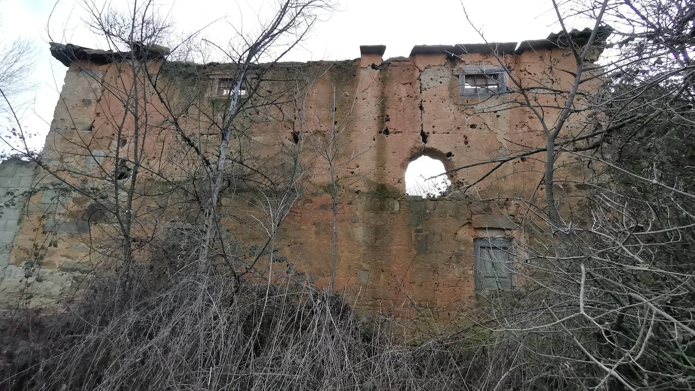 El Val de San Lorenzo, localidad en la que se ubica el molino del Junquillo, se ha propuesto reunir los 30.000 euros que cuesta su rehabilitación e incorporarlo así a su oferta cultural y turística.