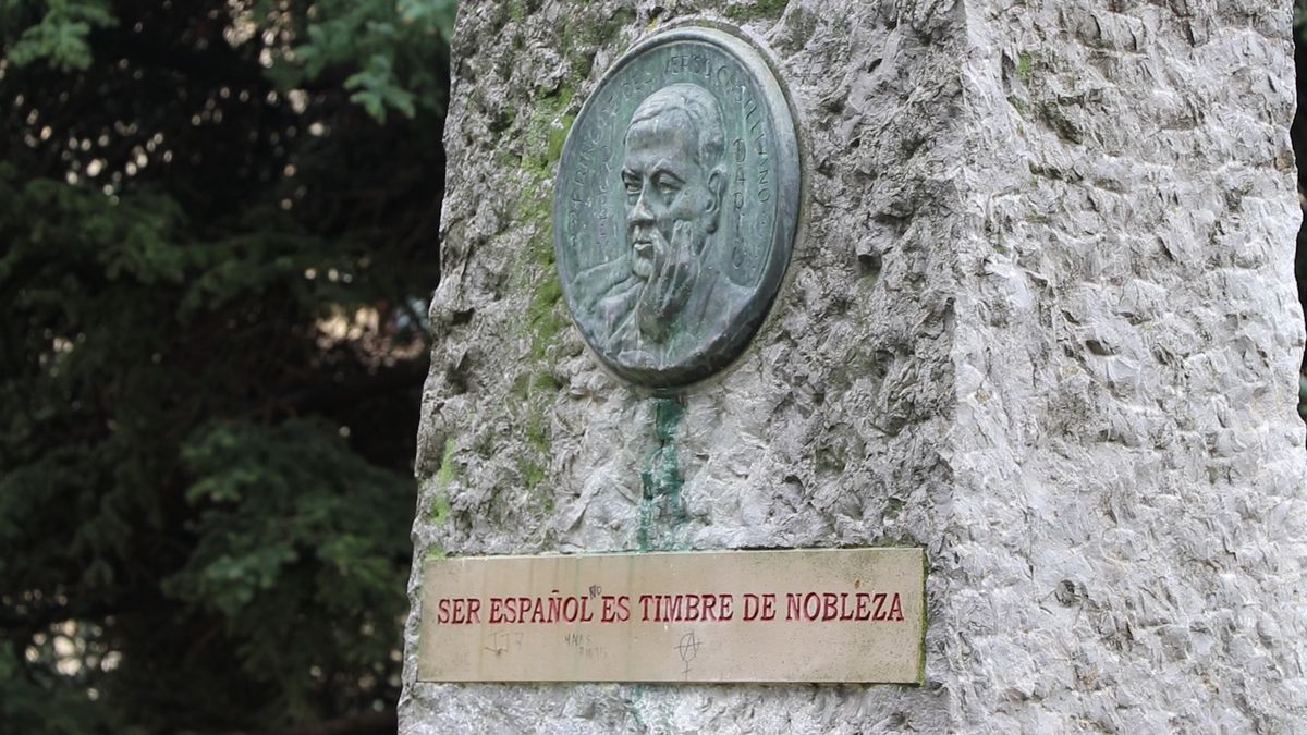 Los poetas y amantes de Rubén Dario siguen fieles a su homenaje en el Parque del Cid