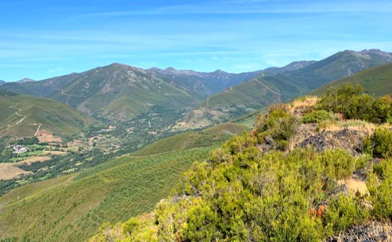 Uno de los valles del municipio de Candín.