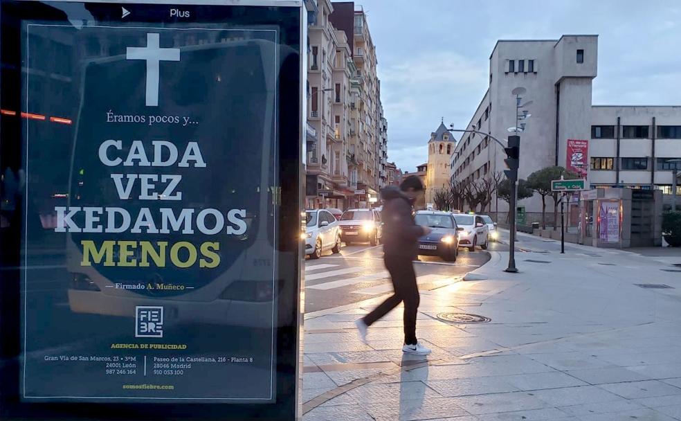 Imagen de uno de los 'mopping' publicitarios que denuncian la muerte de León. 