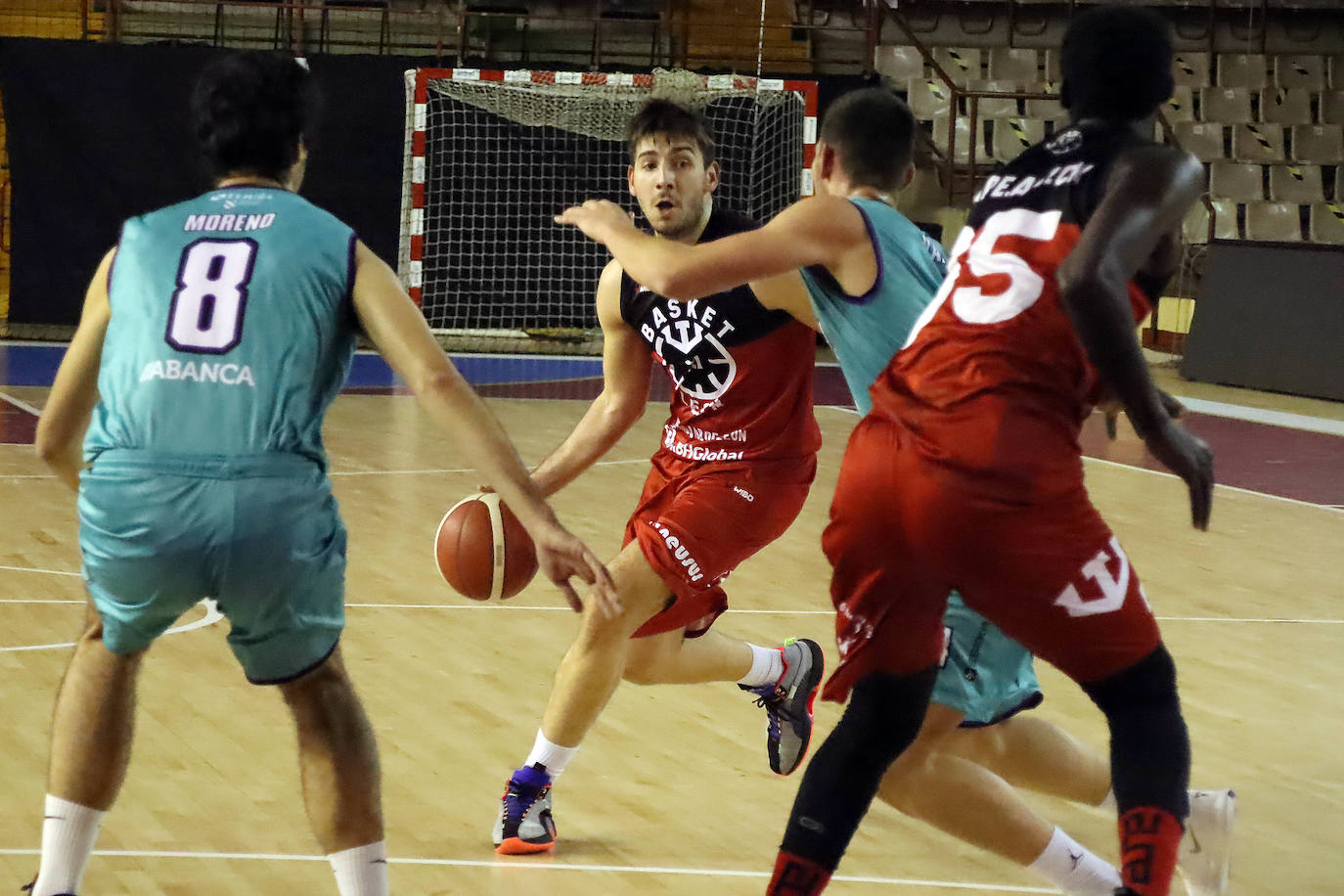 Fotos: Victoria del ULE RBH Global Basket León ante Costa Ártabra