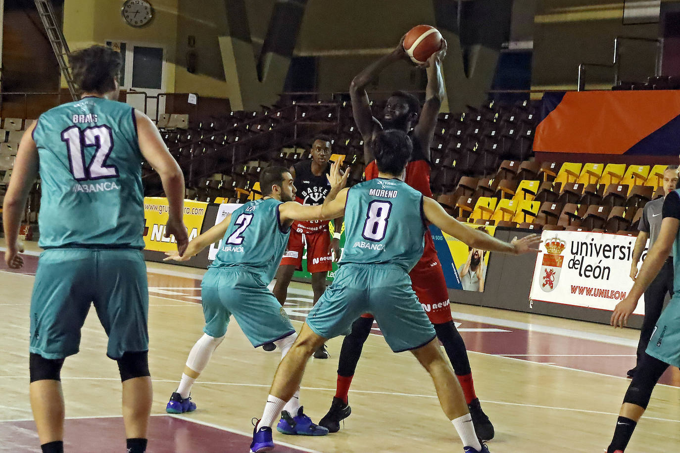 Fotos: Victoria del ULE RBH Global Basket León ante Costa Ártabra