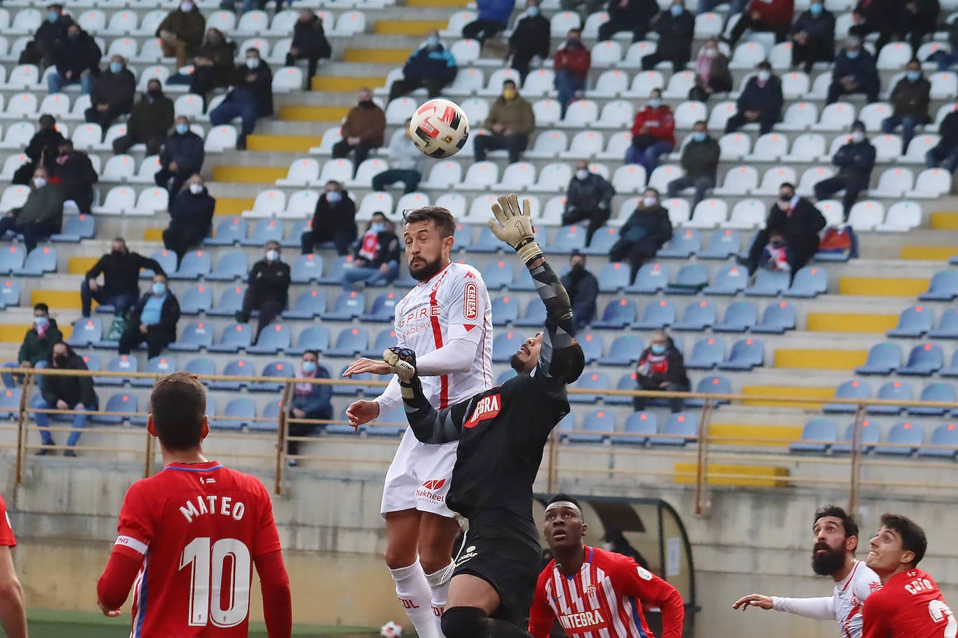 Fotos: Las imágenes del Cultural-Sporting B