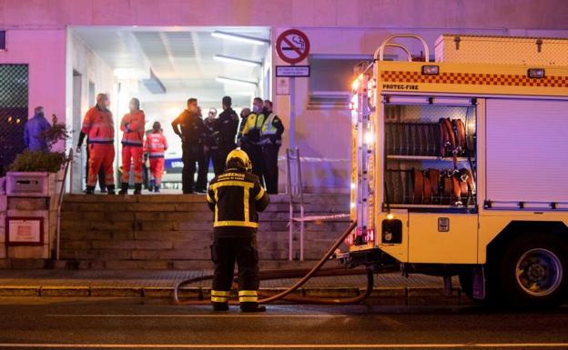 Un paciente Covid provoca un incendio al tratar de escapar de un hospital de Cádiz