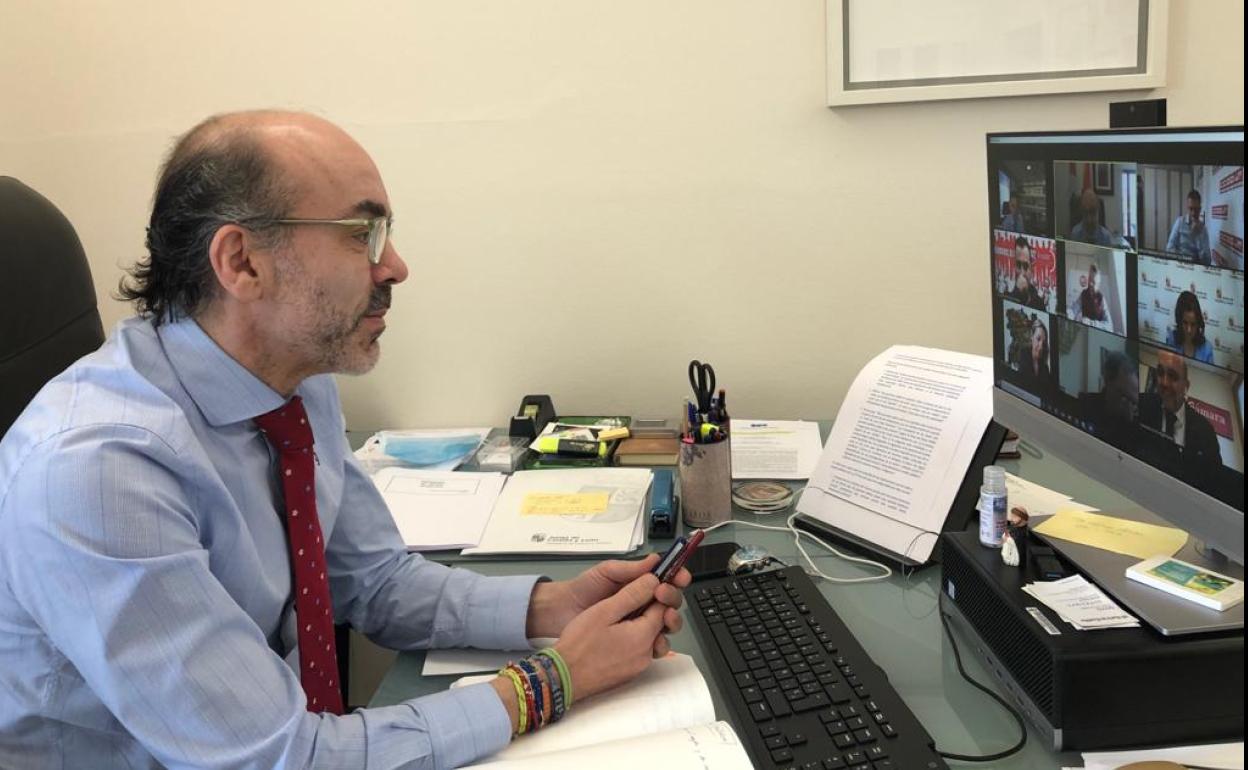 El consejero de Turismo, Javier Ortega-