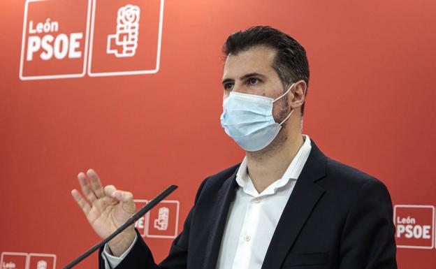 Tudanca pide la «inmediata dimisión» de Mañueco por restringir los derechos de los ciudadanos «con un dudable beneficio sanitario»