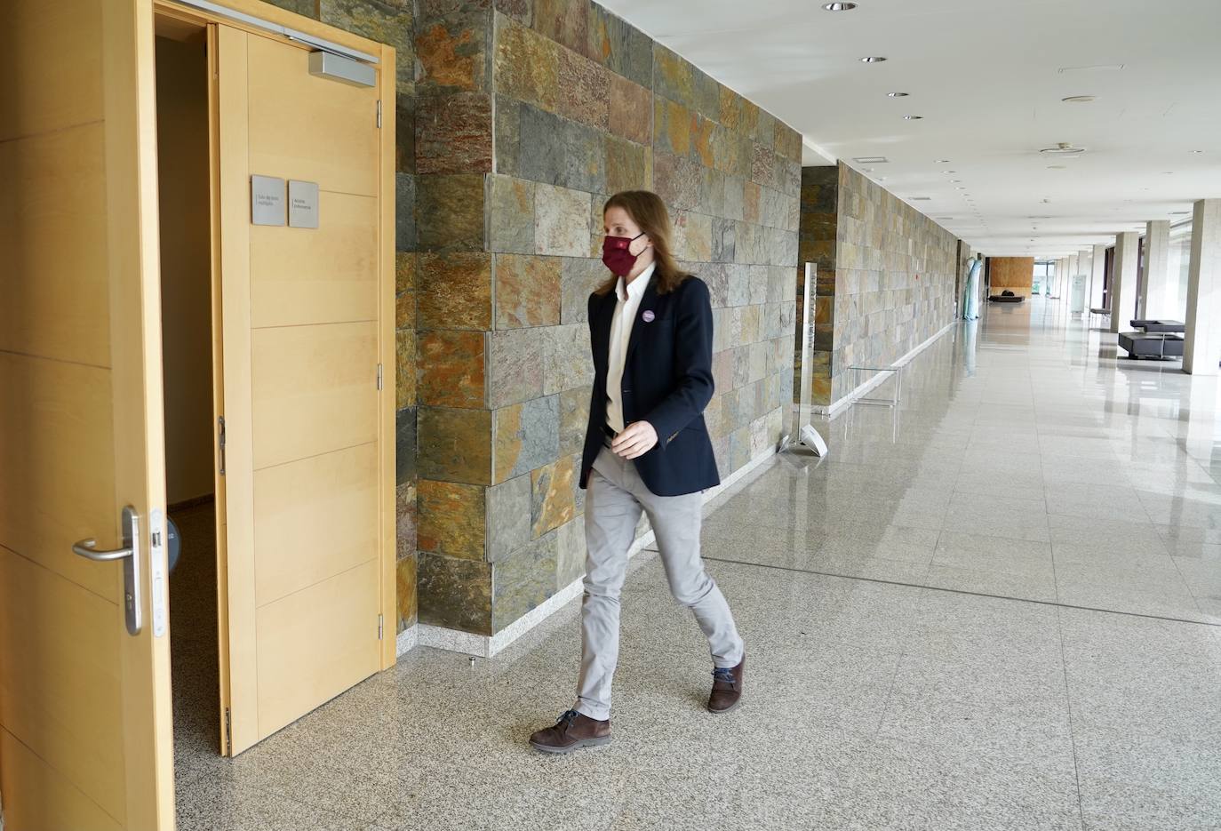 Fotos: El secretario general de Podemos Castilla y León analiza la actualidad política