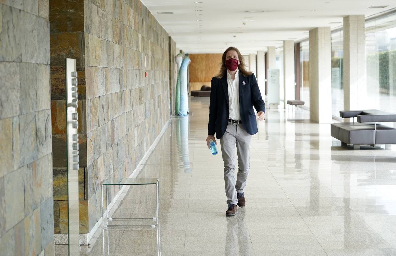 Fotos: El secretario general de Podemos Castilla y León analiza la actualidad política